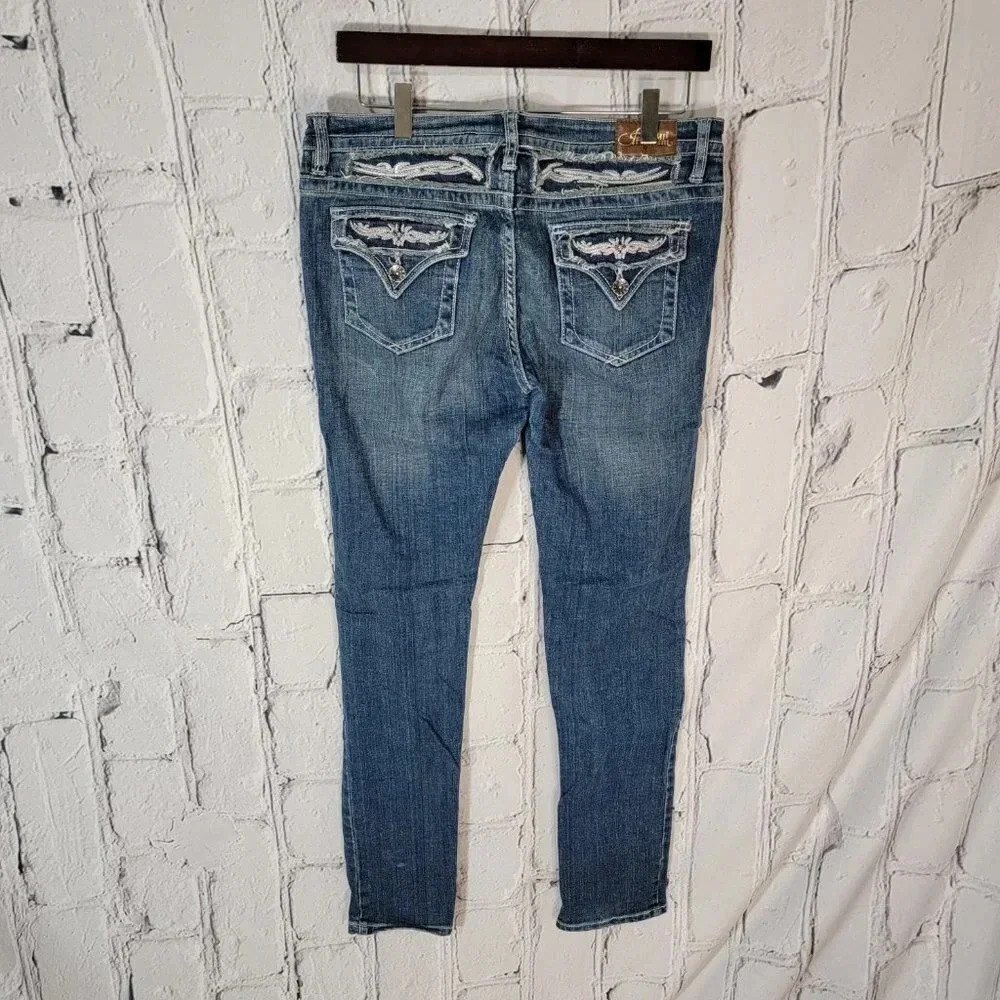 YMI PREMIUM DENIM Flap Pockets Embroidered Flashy Skinny Jeans Mid Rise Sz 11 - Picture 4 of 4